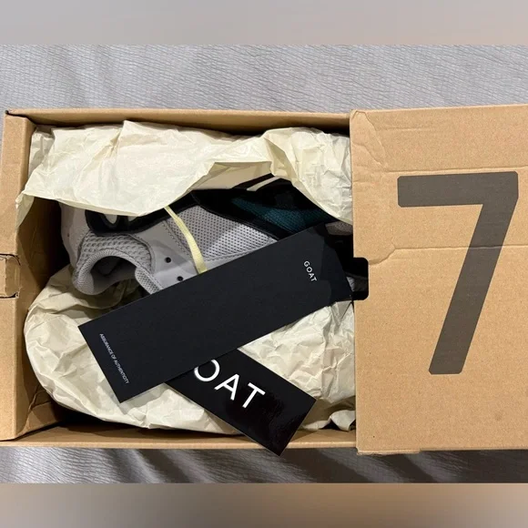 Adidas Yeezy Boost 700 ‘Wave Runner’ 2023. Men’s Size 8. 100% Authentic - Picture 10 of 15